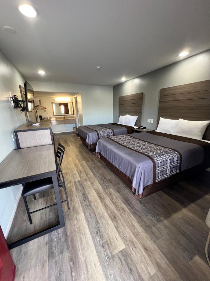 Continental Inn And Suites Nacogdoches Tx Sfa University Downtown Экстерьер фото