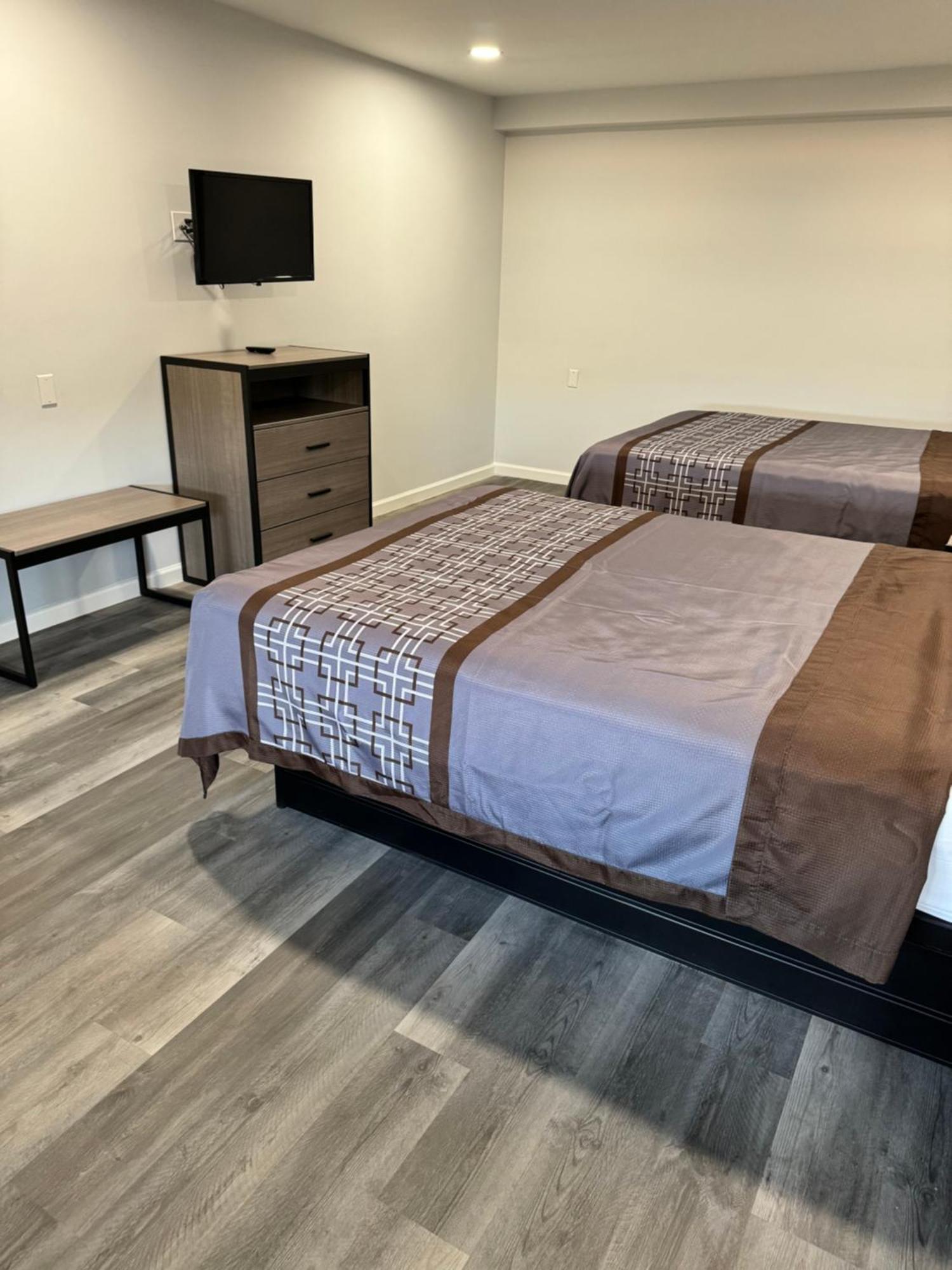 Continental Inn And Suites Nacogdoches Tx Sfa University Downtown Экстерьер фото