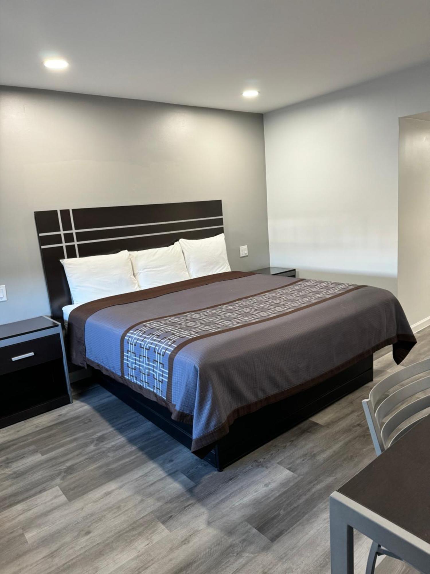 Continental Inn And Suites Nacogdoches Tx Sfa University Downtown Экстерьер фото