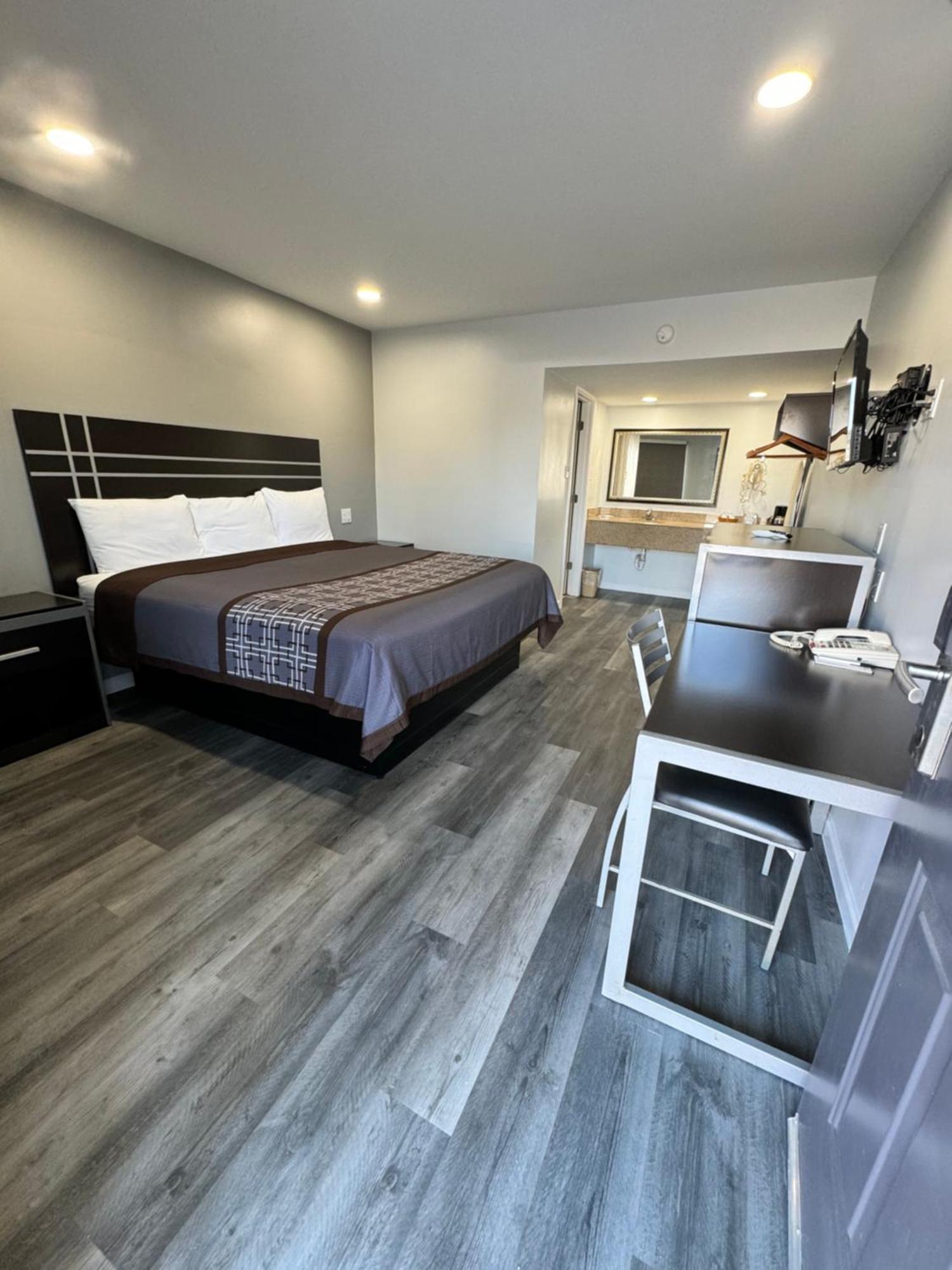 Continental Inn And Suites Nacogdoches Tx Sfa University Downtown Экстерьер фото
