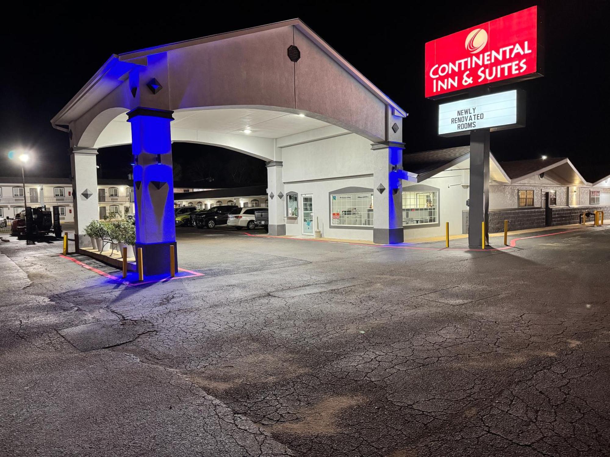 Continental Inn And Suites Nacogdoches Tx Sfa University Downtown Экстерьер фото