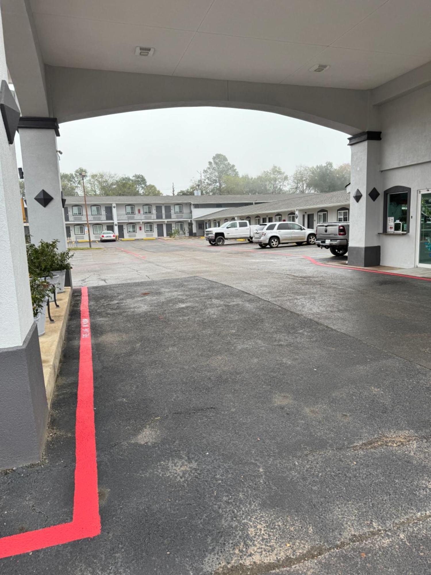 Continental Inn And Suites Nacogdoches Tx Sfa University Downtown Экстерьер фото