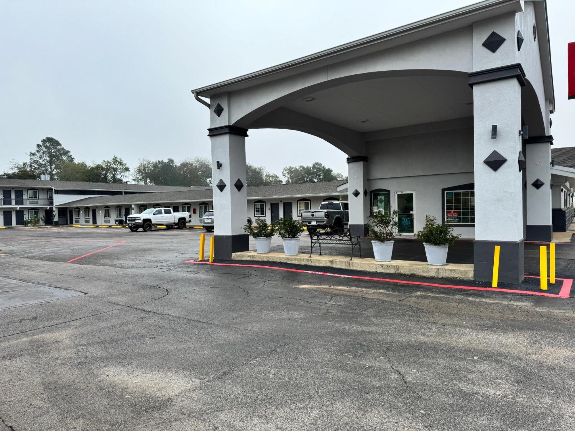 Continental Inn And Suites Nacogdoches Tx Sfa University Downtown Экстерьер фото