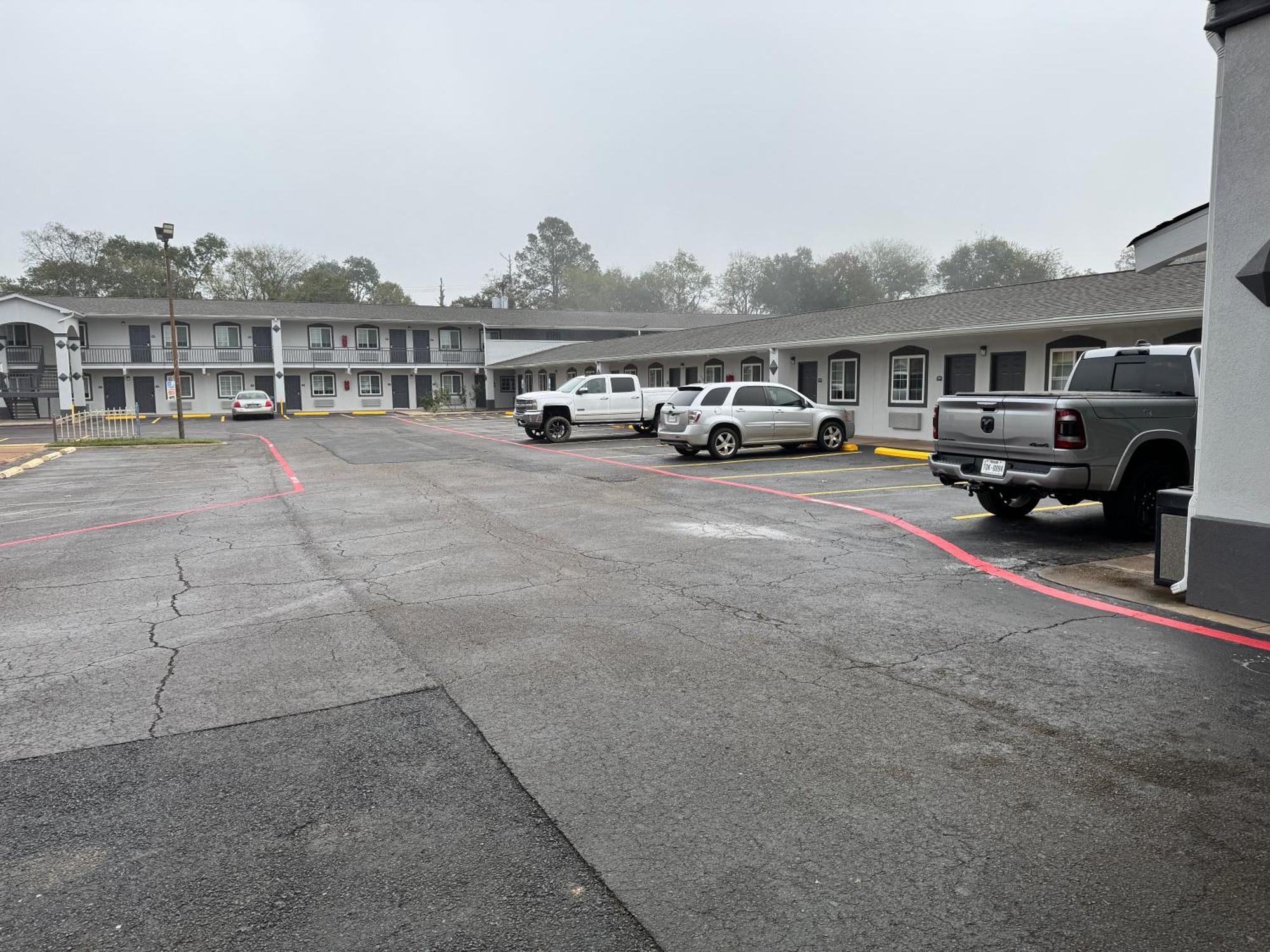 Continental Inn And Suites Nacogdoches Tx Sfa University Downtown Экстерьер фото