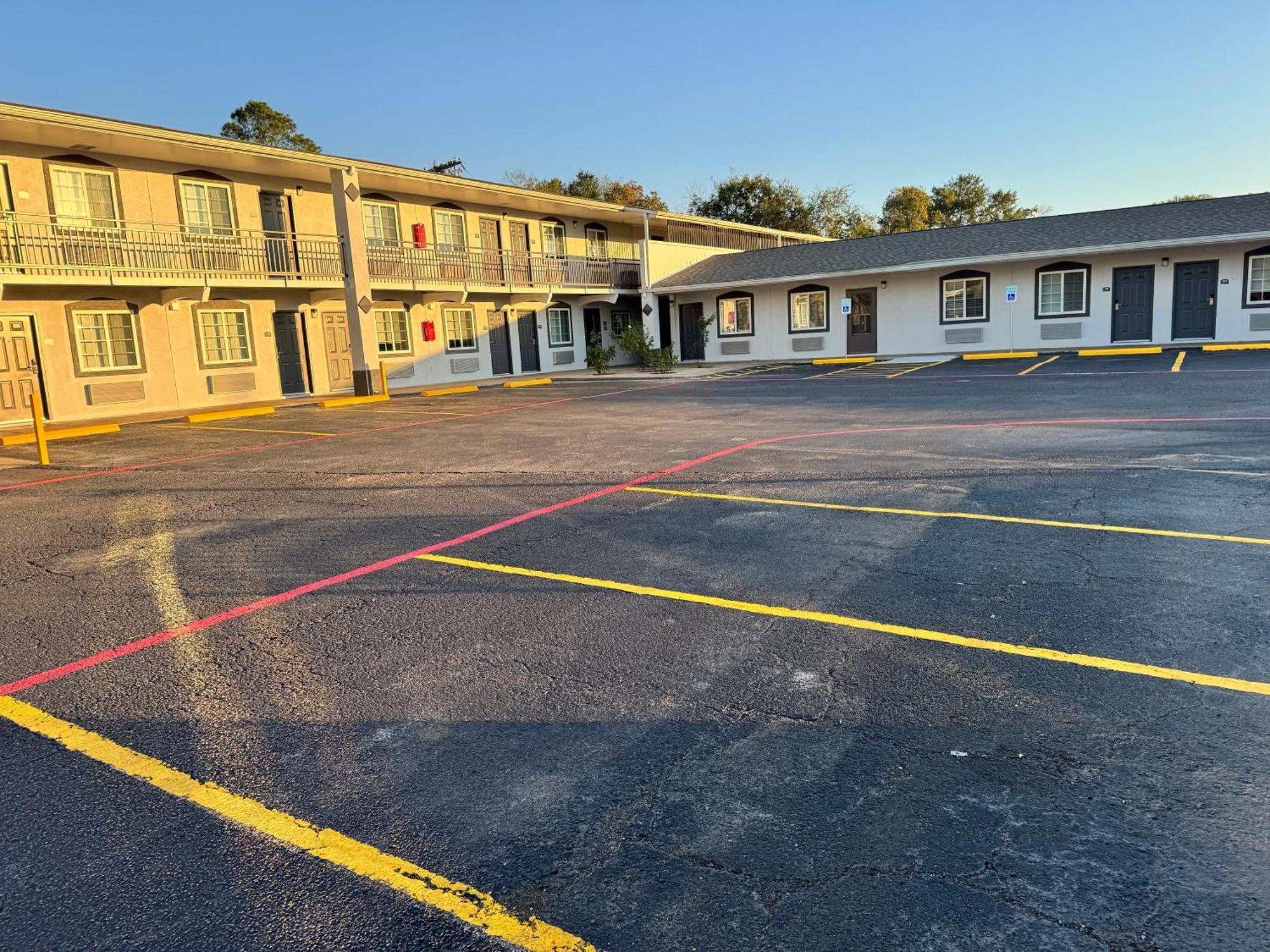 Continental Inn And Suites Nacogdoches Tx Sfa University Downtown Экстерьер фото