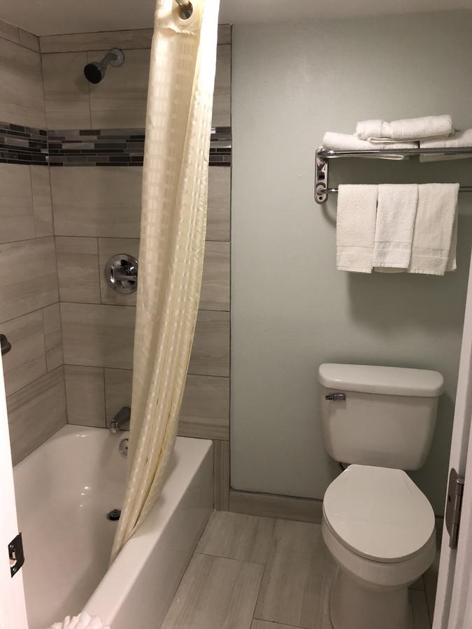 Continental Inn And Suites Nacogdoches Tx Sfa University Downtown Экстерьер фото