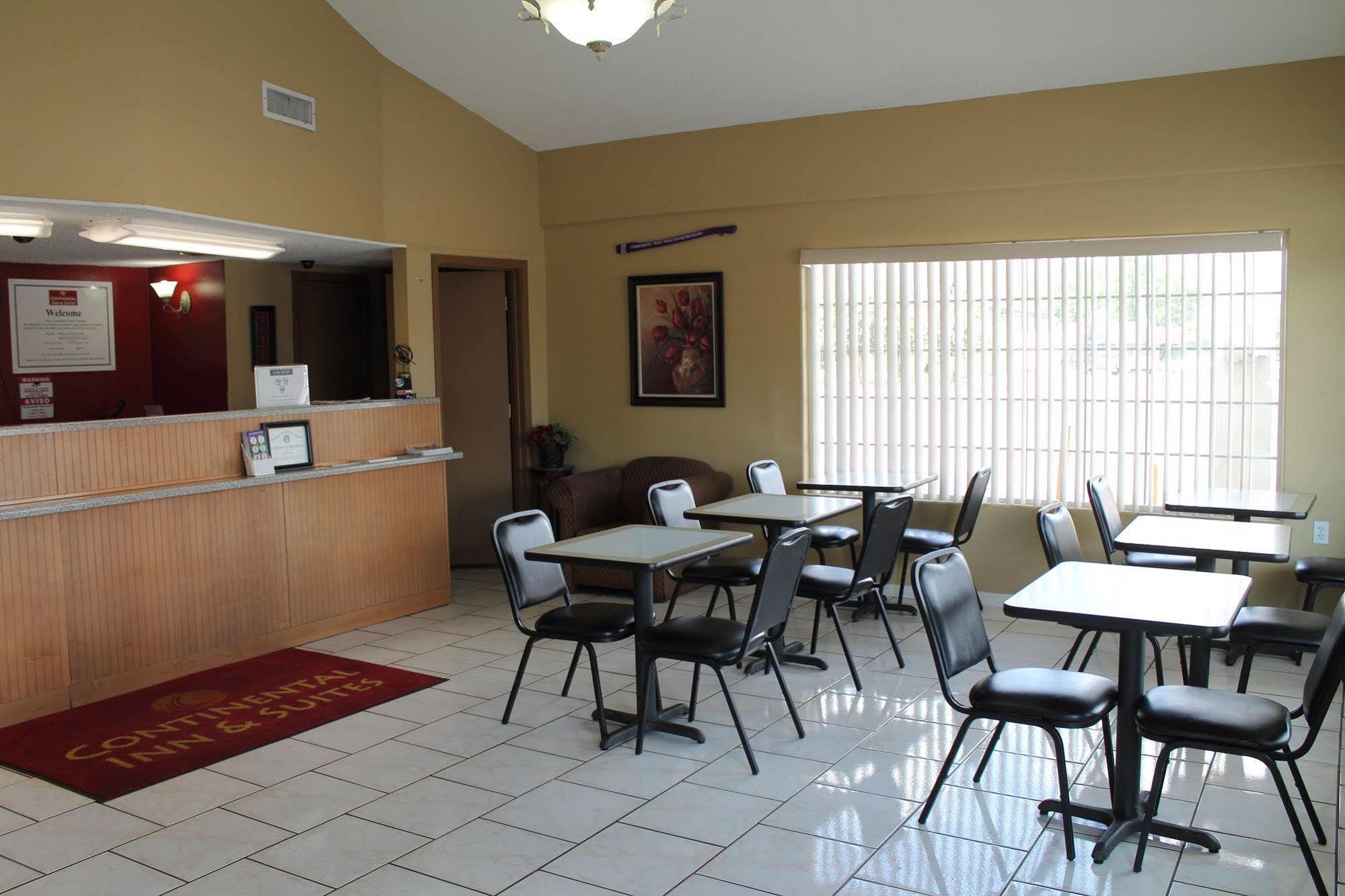 Continental Inn And Suites Nacogdoches Tx Sfa University Downtown Экстерьер фото